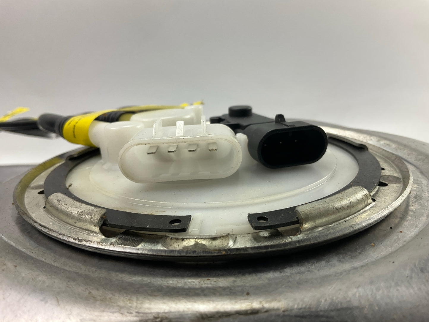 Spectra GM391FA Fuel Gas Tank + Pre-installed Fuel Pump Assembly