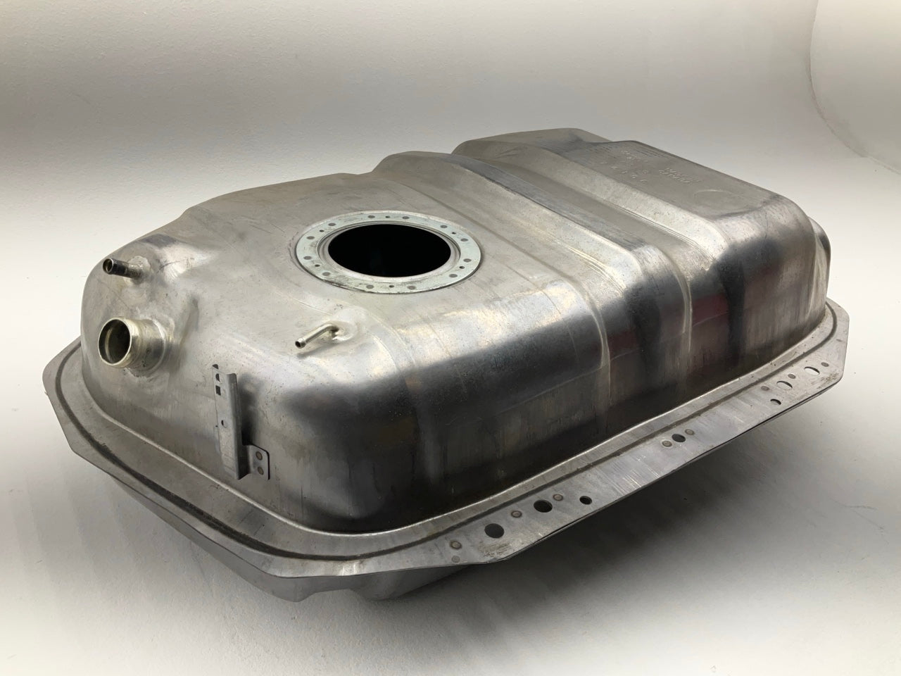 Spectra NS8A 14 Gallon Fuel Gas Tank For 1987-1988 Nissan Pathfinder 2.4L