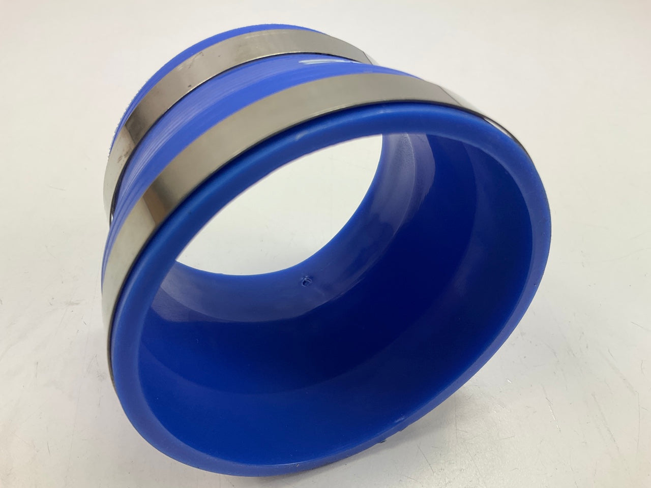 Spectre 9746 Air Intake Tube Reducer Coupler - 4'' X 3-1/2'' BLUE W/ 2 Hose Clamps