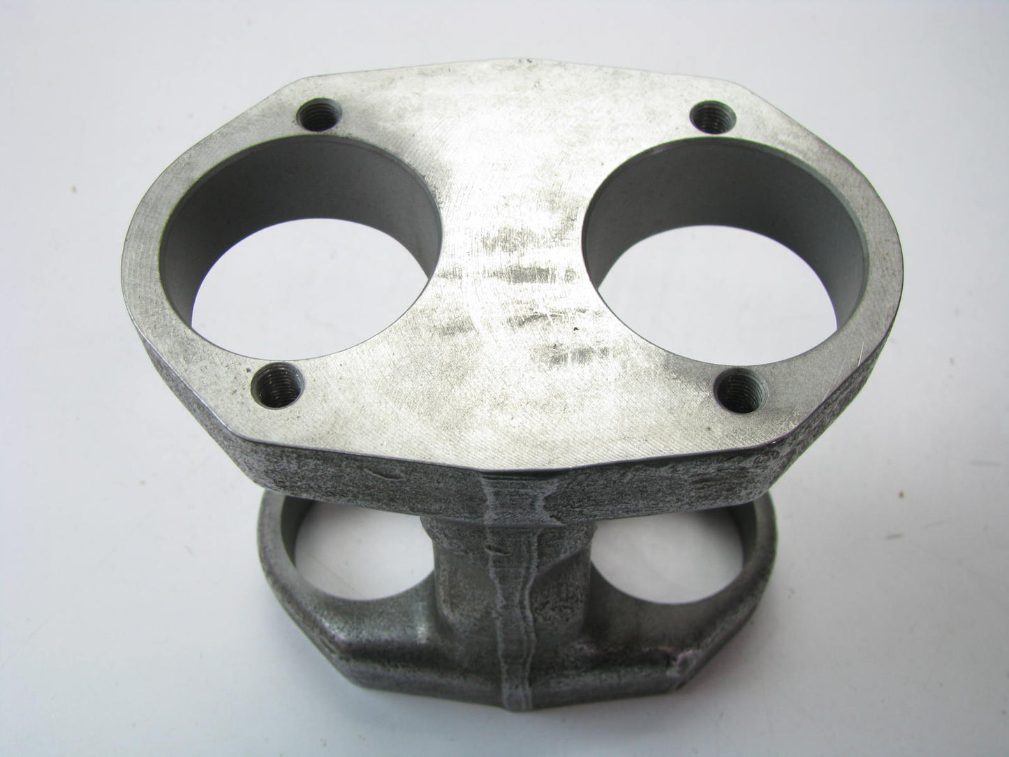 Spicer 5-26-627 Center Yoke - 3'' Center To Center - 5-5/16'' X 5-5/16''