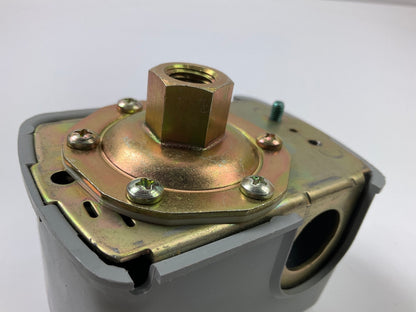 SQUARE D 9013FHG32J52 Pressure Switch Standard DPST 1/4 FNPS