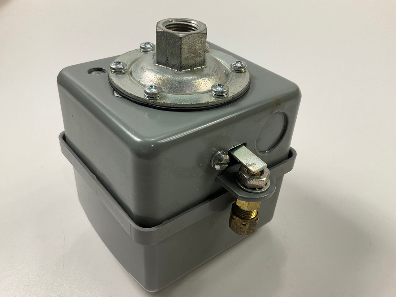 Square D 9013GHG6J62X Pumptrol Pressure Switch 575Vac 5Hp, 140-175 Psi