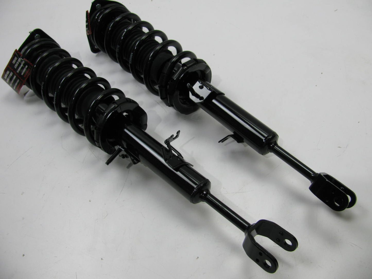 Front RH & LH Strut And Coil Spring Assembly  For 2003-2007 Infiniti G35