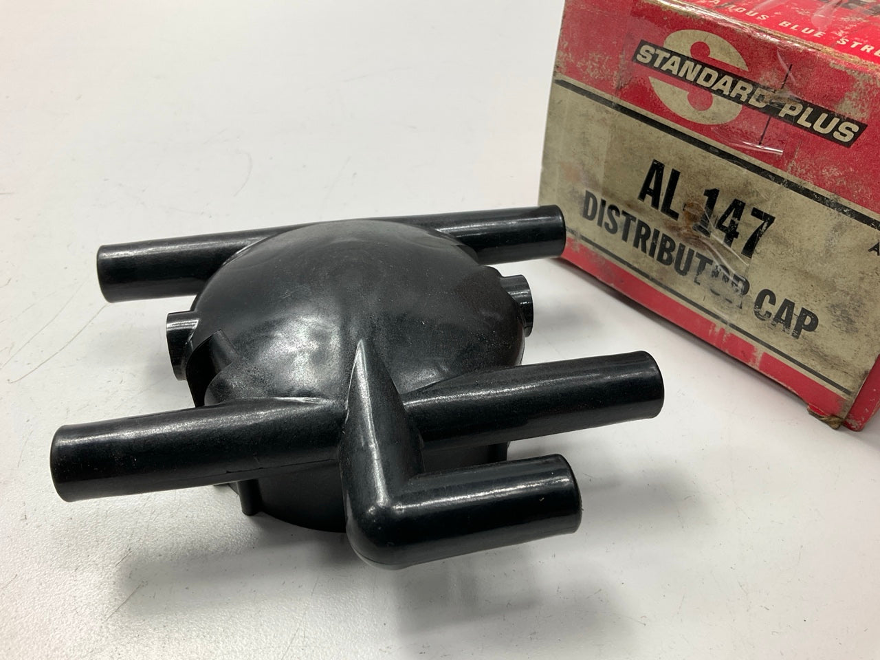 Standard AL-147 Ignition Distributor Cap For Continental F163, IHC C123 C135 C17