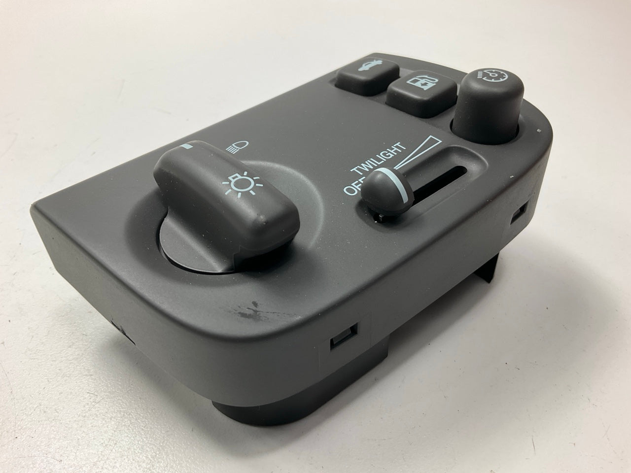 Standard CBS1435 Headlight Headlamp Switch For 2000-2005 Cadillac DeVille