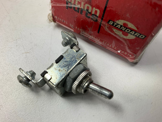 STANDARD MOTOR PRODUCTS DS-118  Toggle Switch - 2 Position 2 Terminal 35 Amp 12V