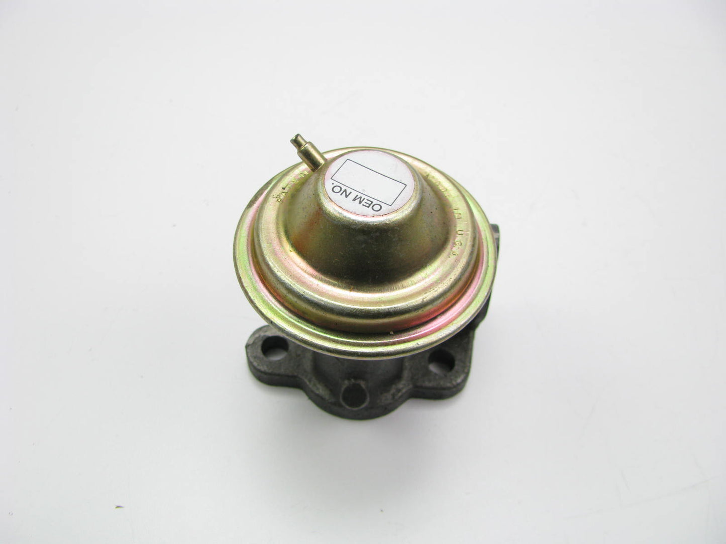 Standard Motor Products EGV132 Exhaust Gas Recirculation (EGR) Valve