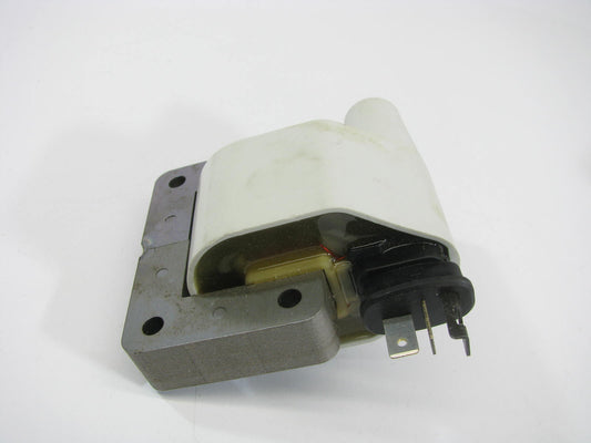 Standard FD-483 Ignition Coil - UF221 B6S7-18-10XA C952 C946 C952