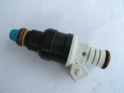 Standard Motor Products FJ689 Fuel Injector