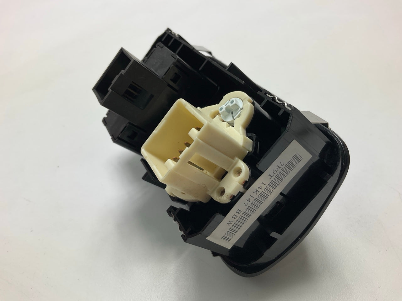 Standard HLS1605 Headlight Switch W/fog Lights; W/auto Lamp; W/adjustable Pedals