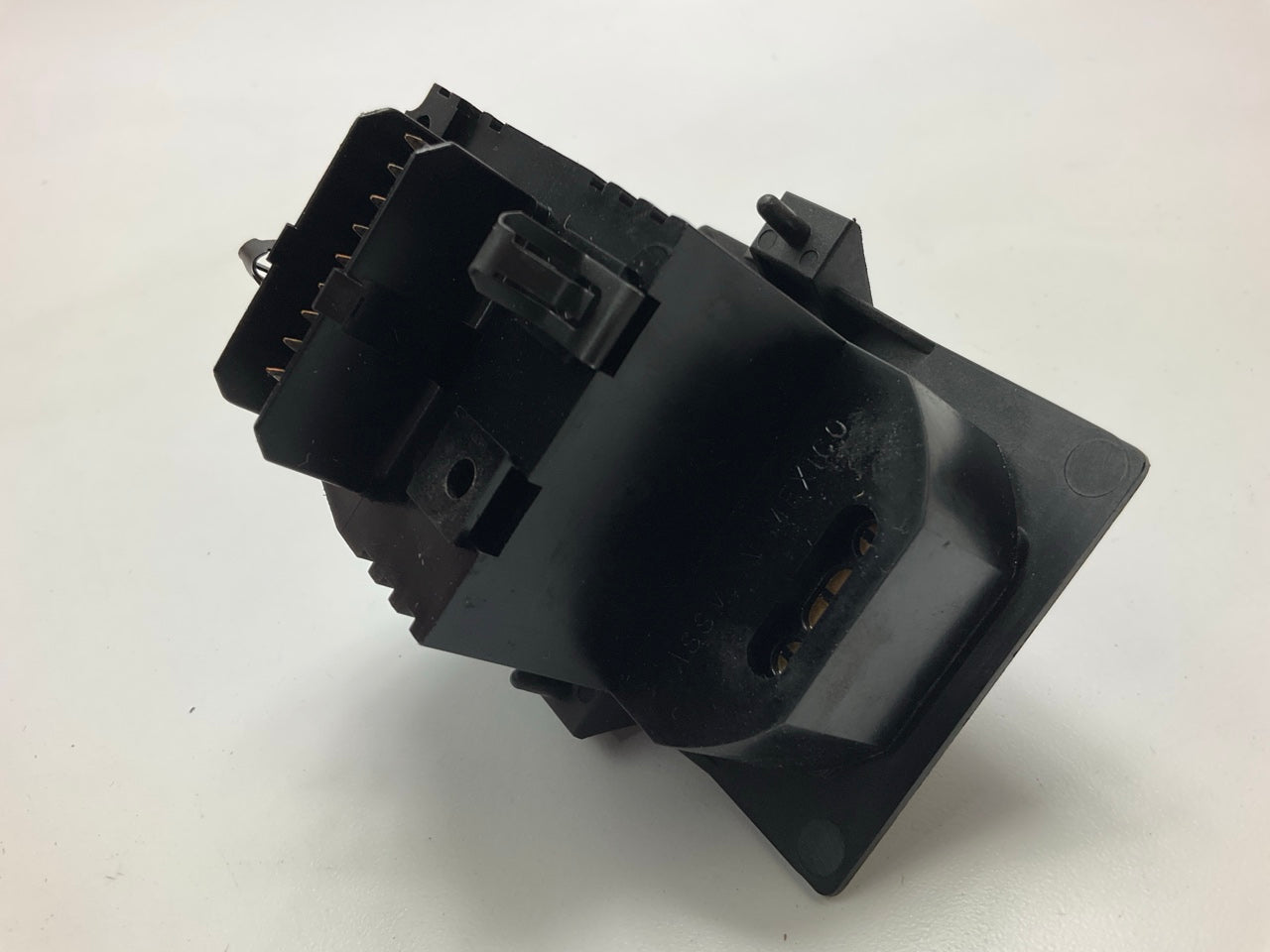 Standard HLS1022 Headlight Switch For 2000-2004 Silhouette, 2000-2005 Venture