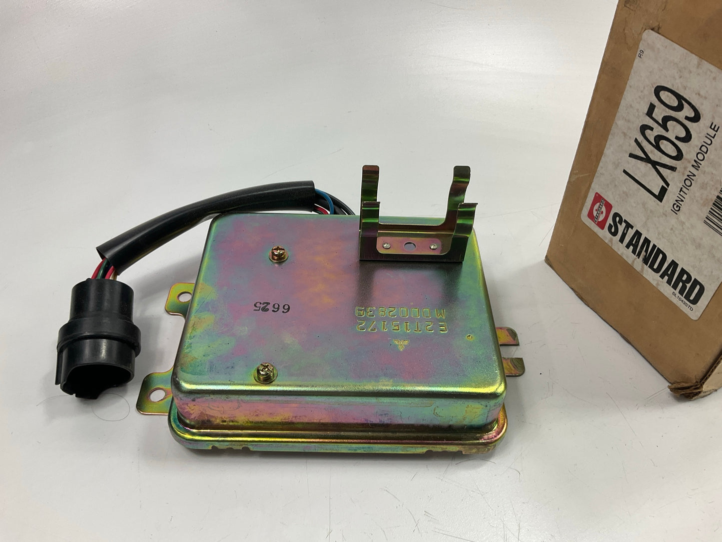 Standard Motor Products LX659 Ignition Control Module (OEM # E2T15172, MD002839)