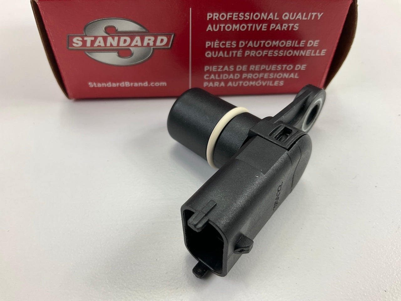 Standard Motor Products PC908 Engine Camshaft Cam Position Sensor