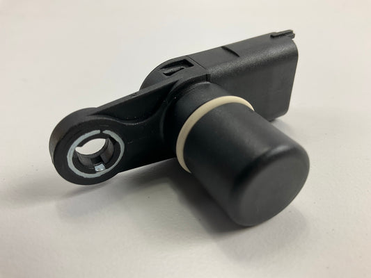 Standard Motor Products PC908 Engine Camshaft Cam Position Sensor