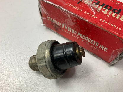 Standard Motor Products PS-10 Engine Oil Pressure Switch