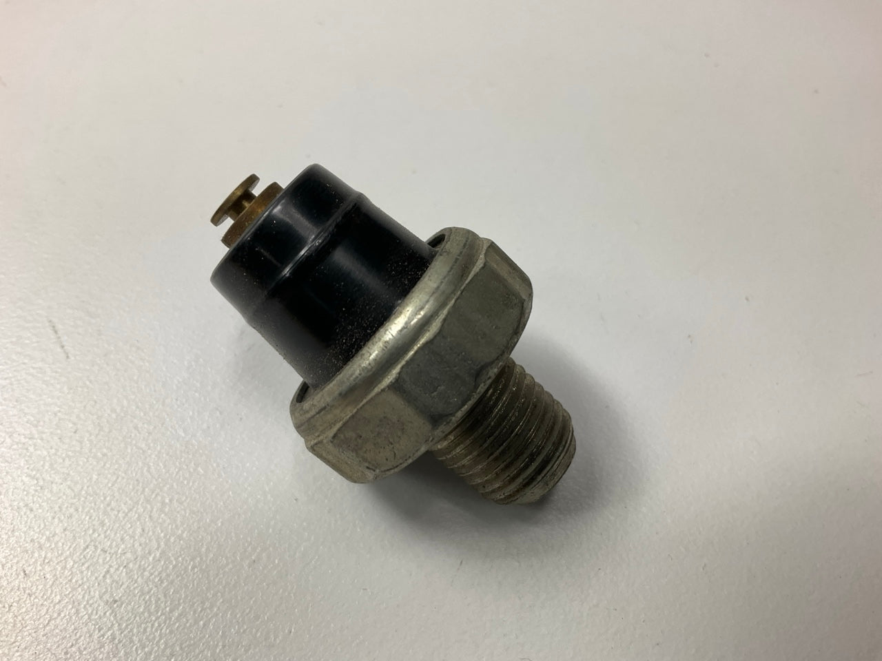 Standard Motor Products PS-10 Engine Oil Pressure Switch