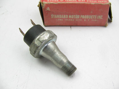 Standard Motor Products PS-126 Engine Oil Pressure Sender For Light
