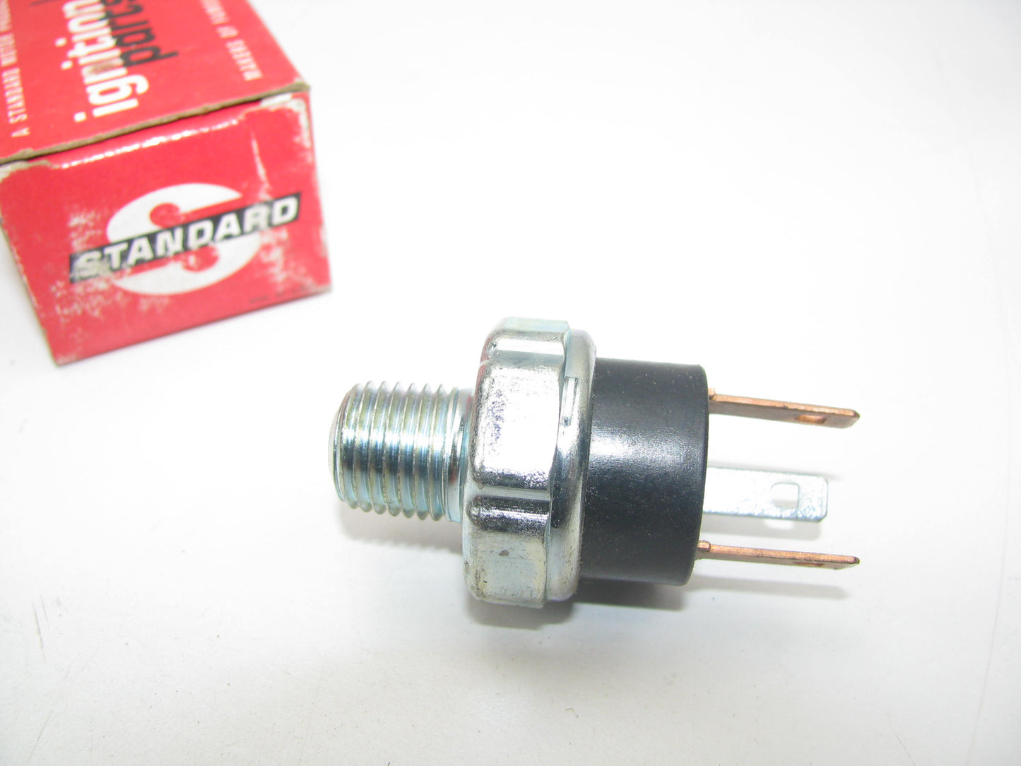 Standard Motor Products PS-150 Engine Oil Pressure Sensor Switch