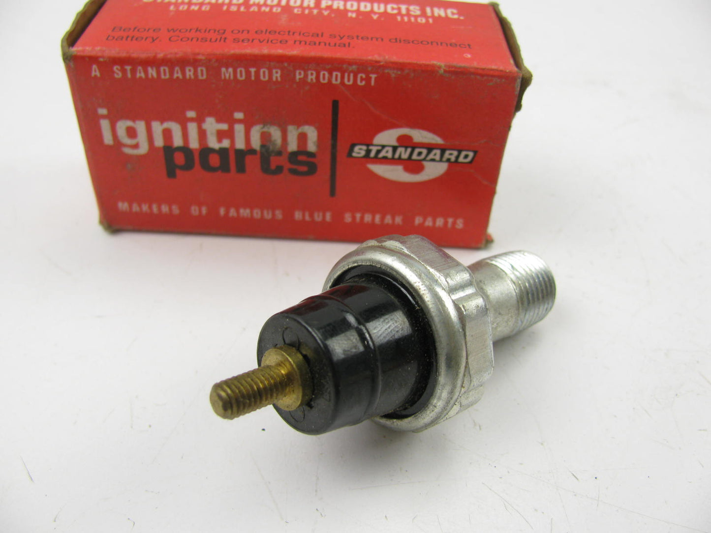 Standard Motor Products PS-18 Engine Oil Pressure Sender For Dash Light