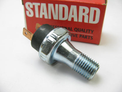Standard Motor Products PS144 Engine Oil Pressure Switch For Light