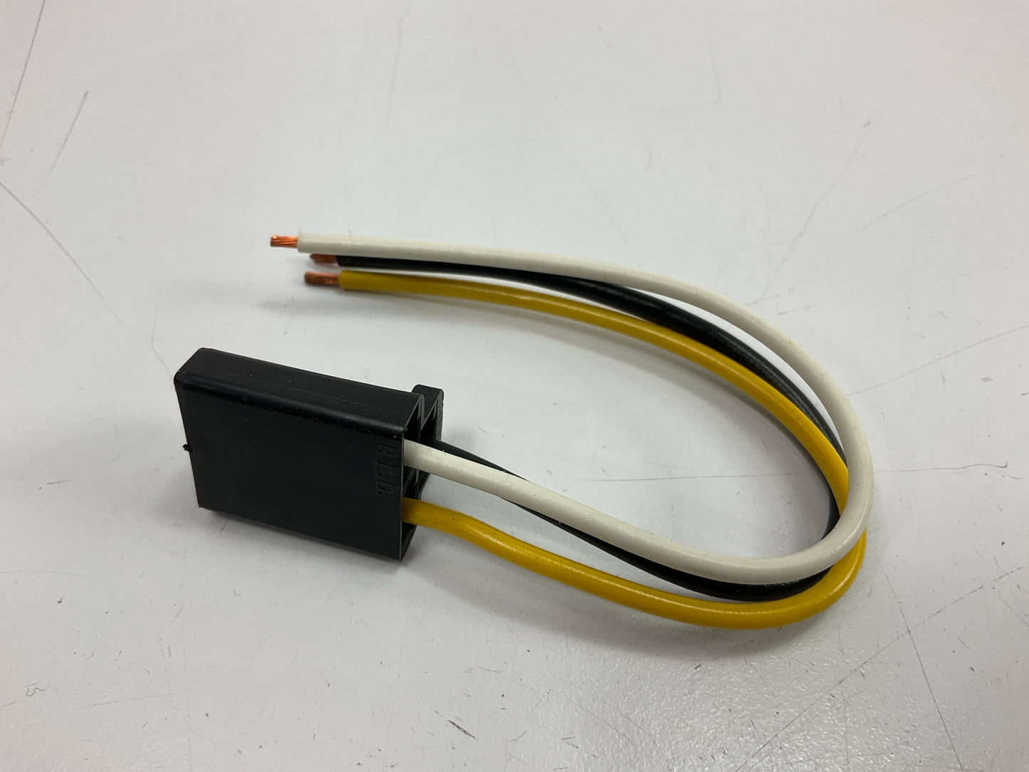 Standard Motor S82 Horn Relay Harness Connector