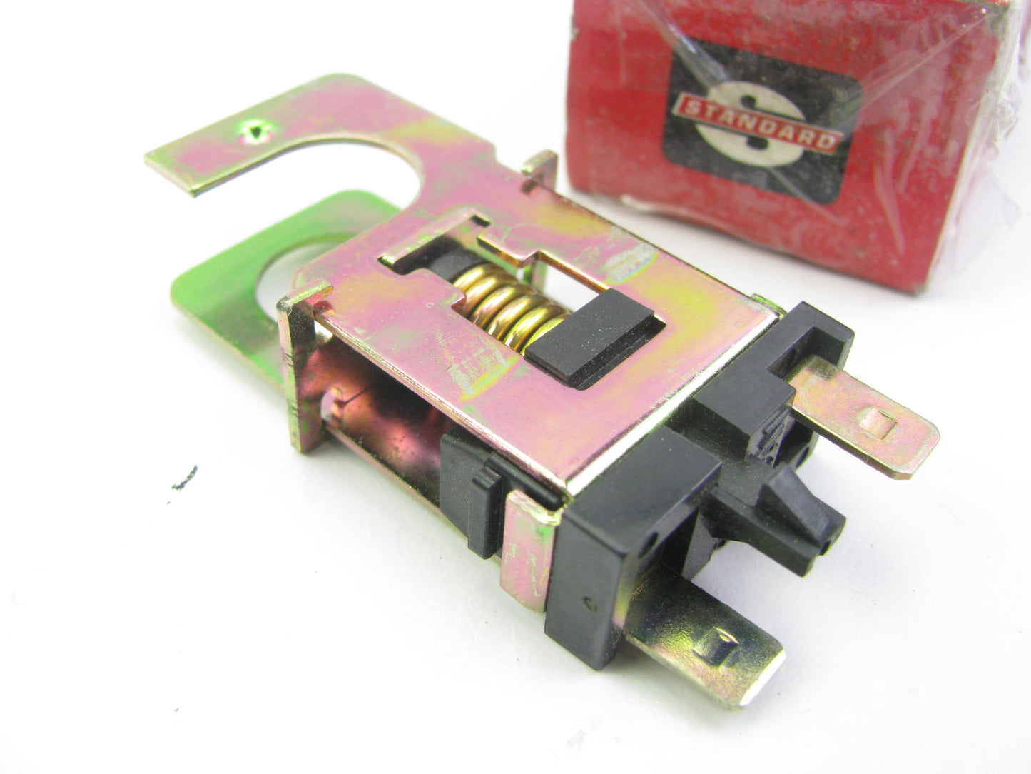 Standard Motor Products SLS82 Brake Light  Lamp Switch