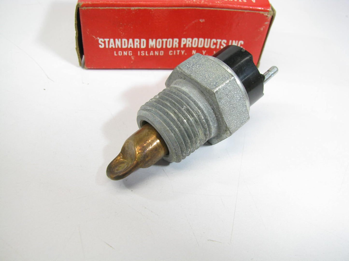 Standard Motor Products TS-21 Engine Coolant Temperature Sensor Switch