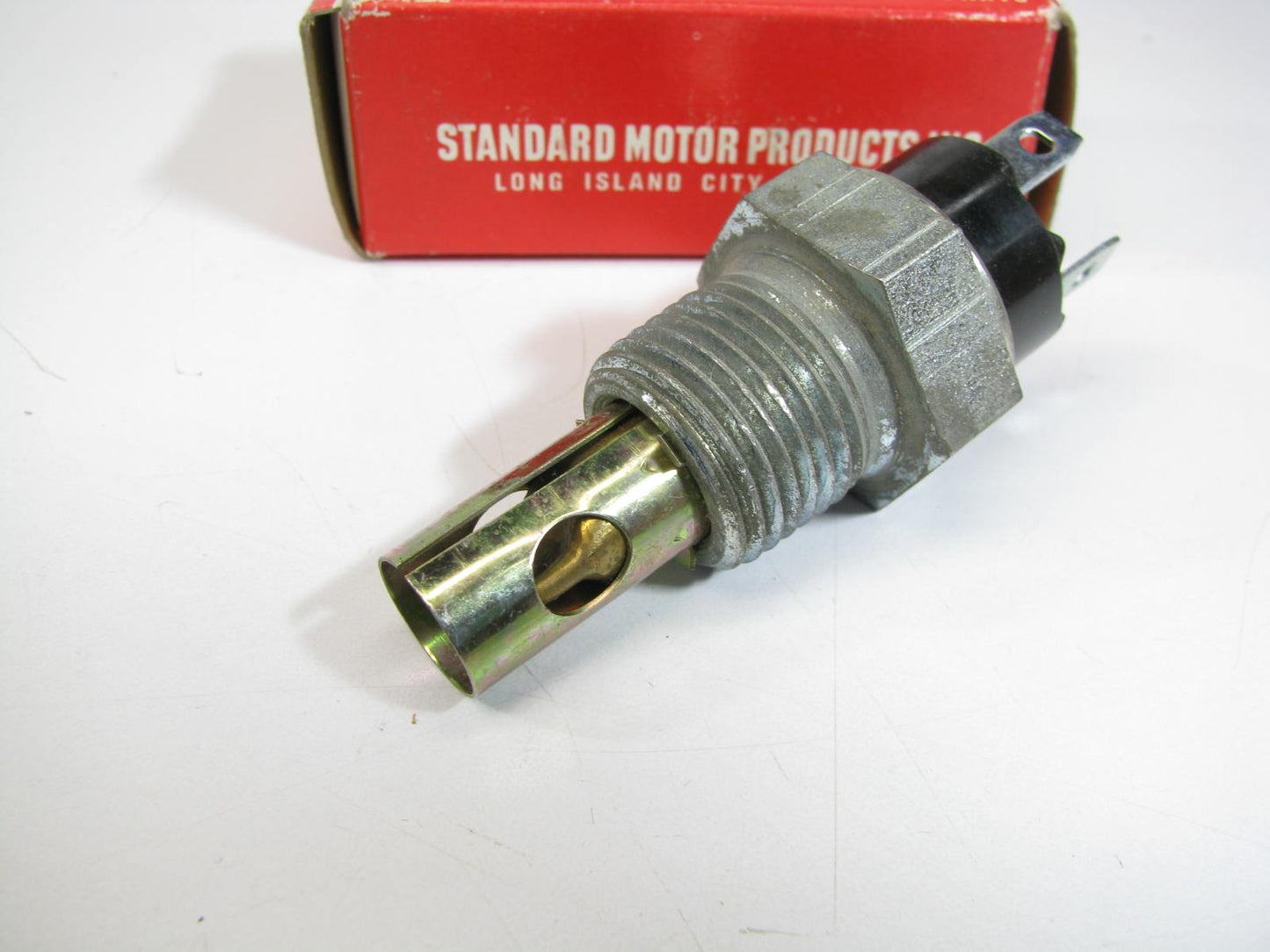 Standard TS-38 Engine Coolant Temperature Sender Switch For Dash Light