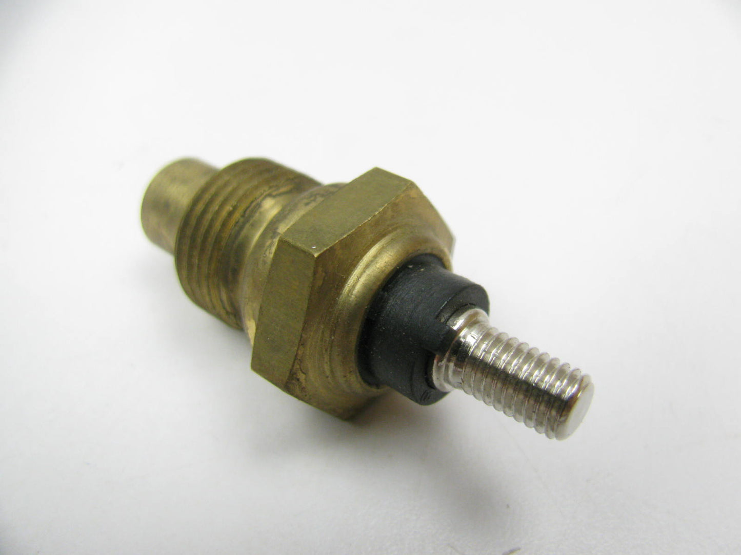 Standard Motor Products TS105 Engine Coolant Temperature Sender Sensor Switch