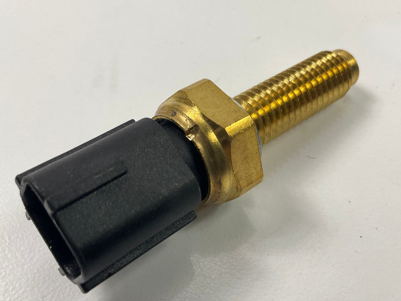 Standard Motor Products TX130 Engine Cylinder Head Temperature Sensor