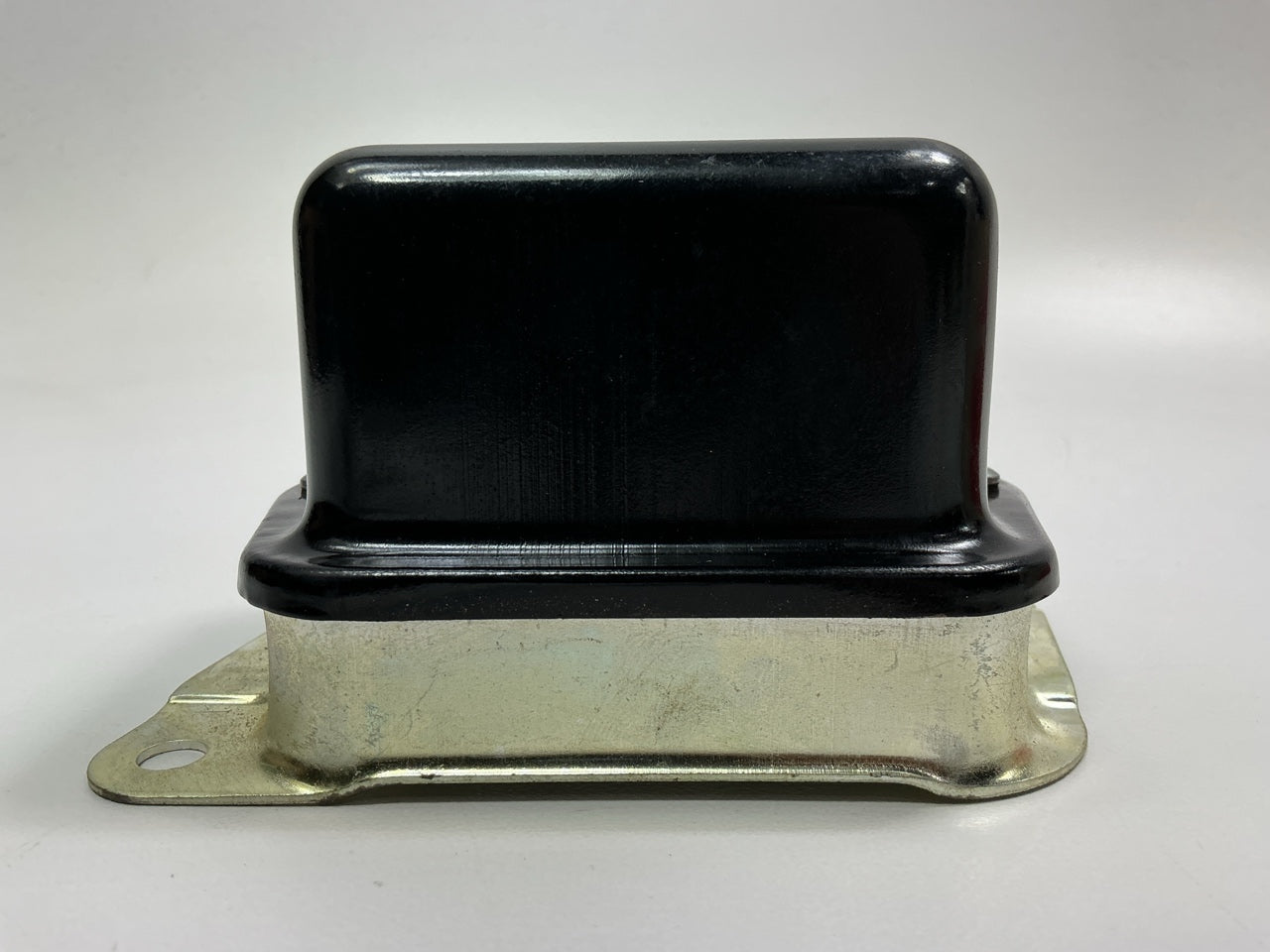 Standard Motor Products VR-118 Voltage Regulator