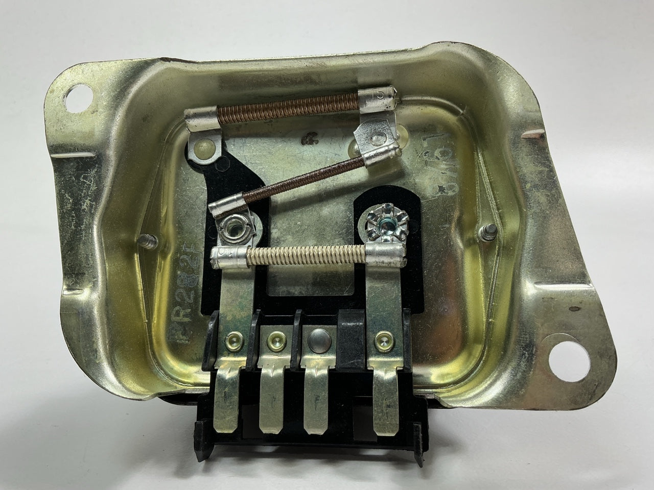 Standard Motor Products VR-118 Voltage Regulator