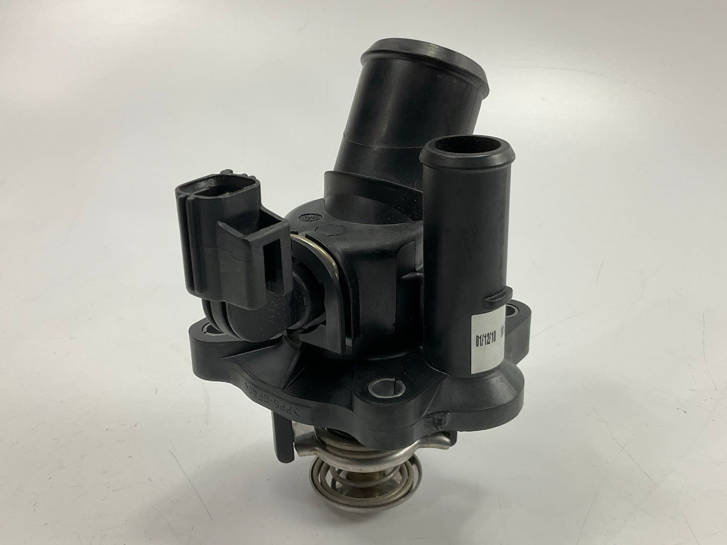 Stant 48672 Engine Coolant Thermostat / Water Outlet Assembly
