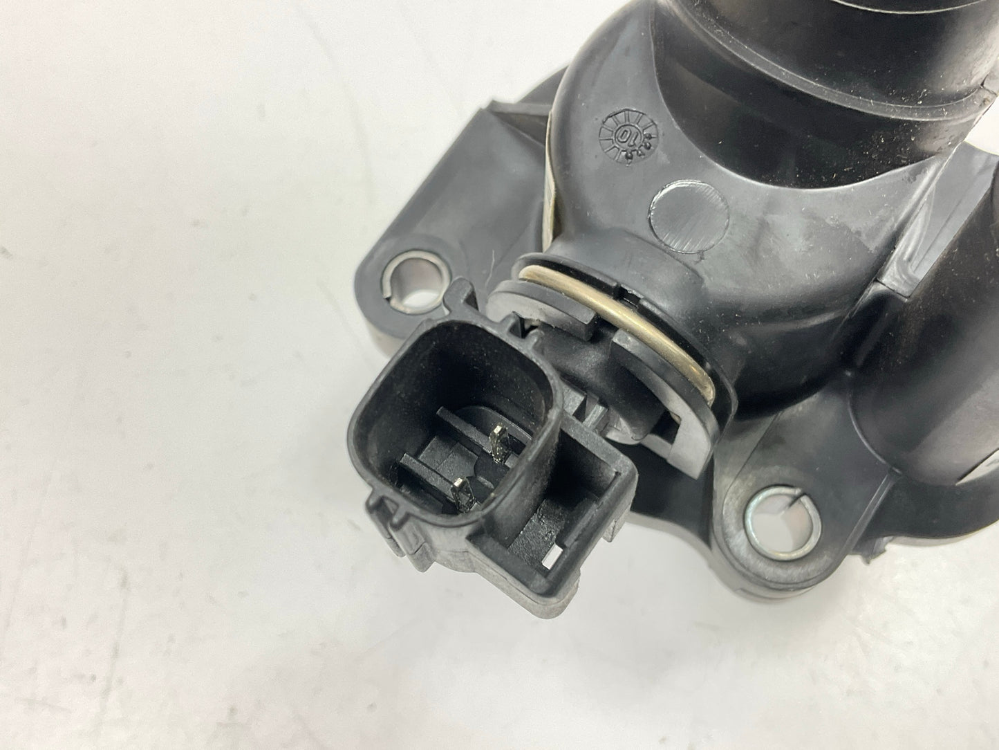Stant 48672 Engine Coolant Thermostat / Water Outlet Assembly