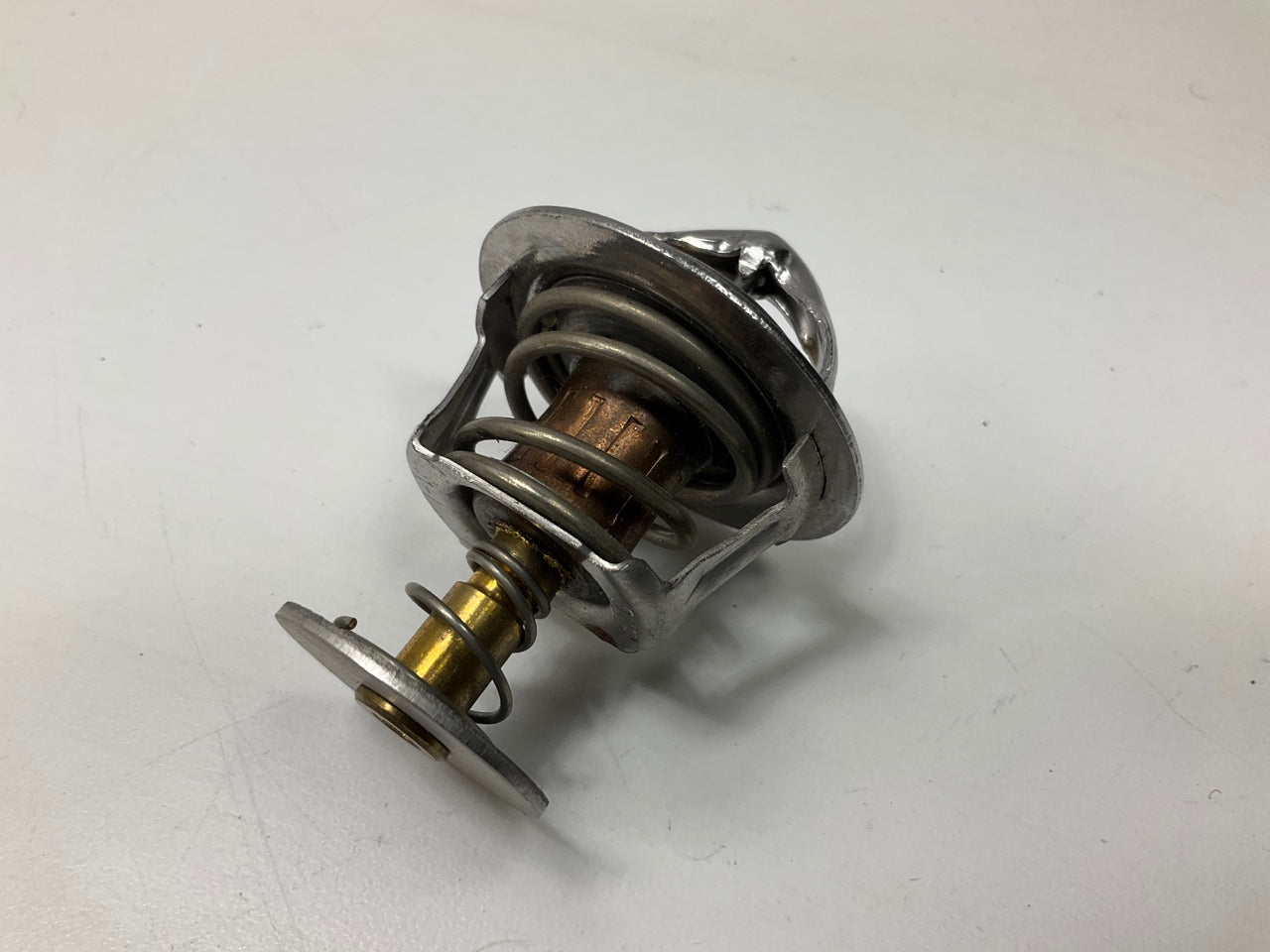 Stant 59889 OE Type Heavy Dity Engine Coolant Thermostat - 195 F Degrees