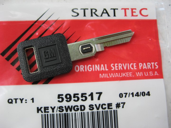 Strattec 595517 (OEM For GM) Single-sided #7 VATS Key B62-P7