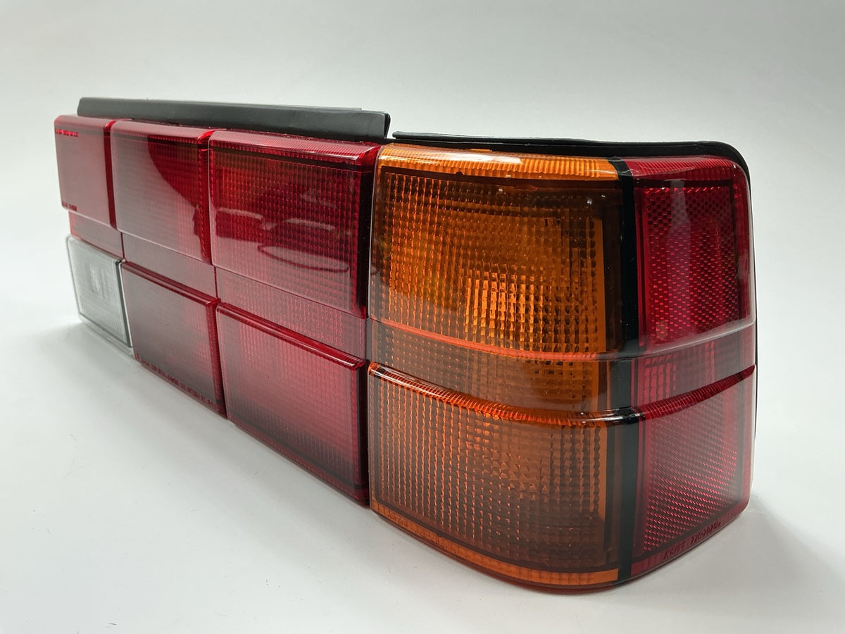 NOS Genuine OEM For Subaru 84203-GA540 Right Tail Light Lamp 87-89 GL, 85-89 RX