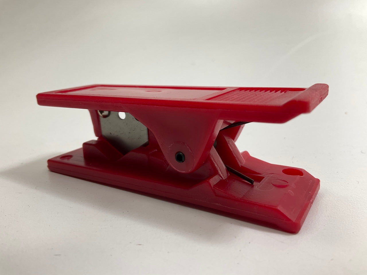 SUR&R TC-1 Tubing Cutter, 1/2'' Capacity - Cuts Up To 1/2'' Nylon Or Hose