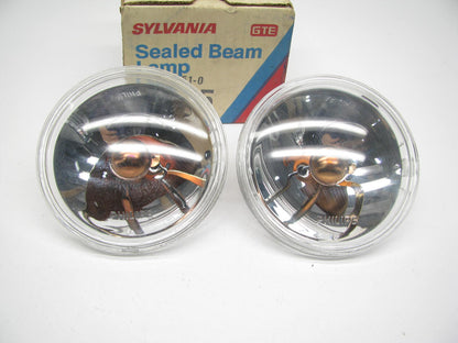 Sylvania 4405 PAR 36- Sealed Beam Bulb 12.8 Volts 30 Watts SCREW TERMINALS