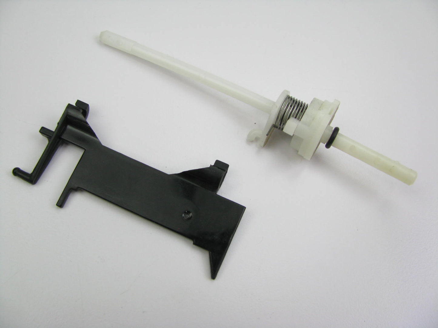 Tecumseh 632343 Carburetor Choke Shaft & Lever Assembly