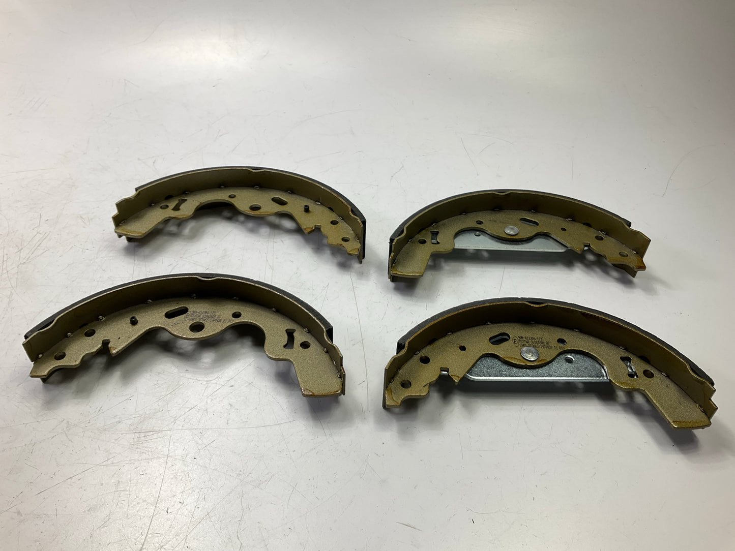 Textar 91063600 Rear Brake Shoes For 1999-2006 Land Rover Freelander