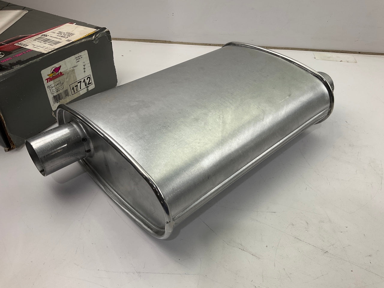 Thrush 17712 Turbo Performance Muffler, Offset 2'' Inlet & Outlet, 18.5'' Length