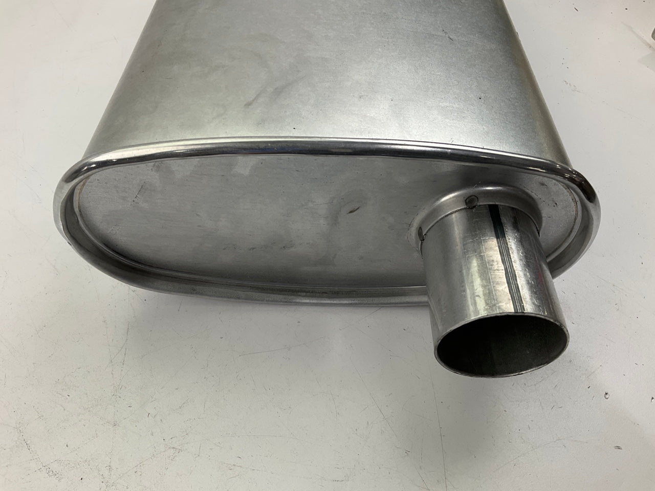 Thrush 17712 Turbo Performance Muffler, Offset 2'' Inlet & Outlet, 18.5'' Length