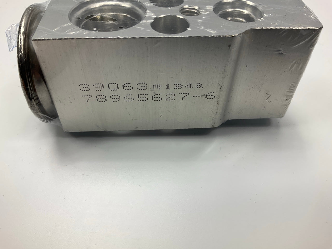 Tough One T39063 A/C Expansion Valve For 2002-2006 Mitsubishi Lancer, Outlander