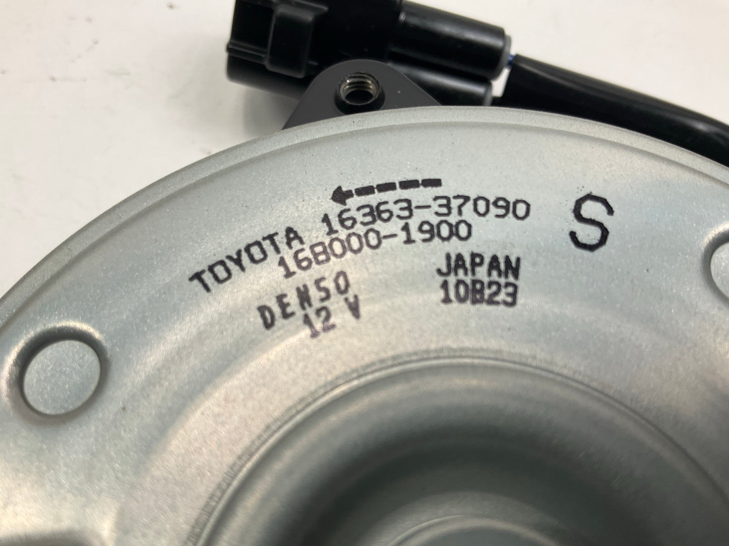 NEW OEM Toyota 16363-37090 Right Engine Cooling Fan Motor DENSO 168000-1900