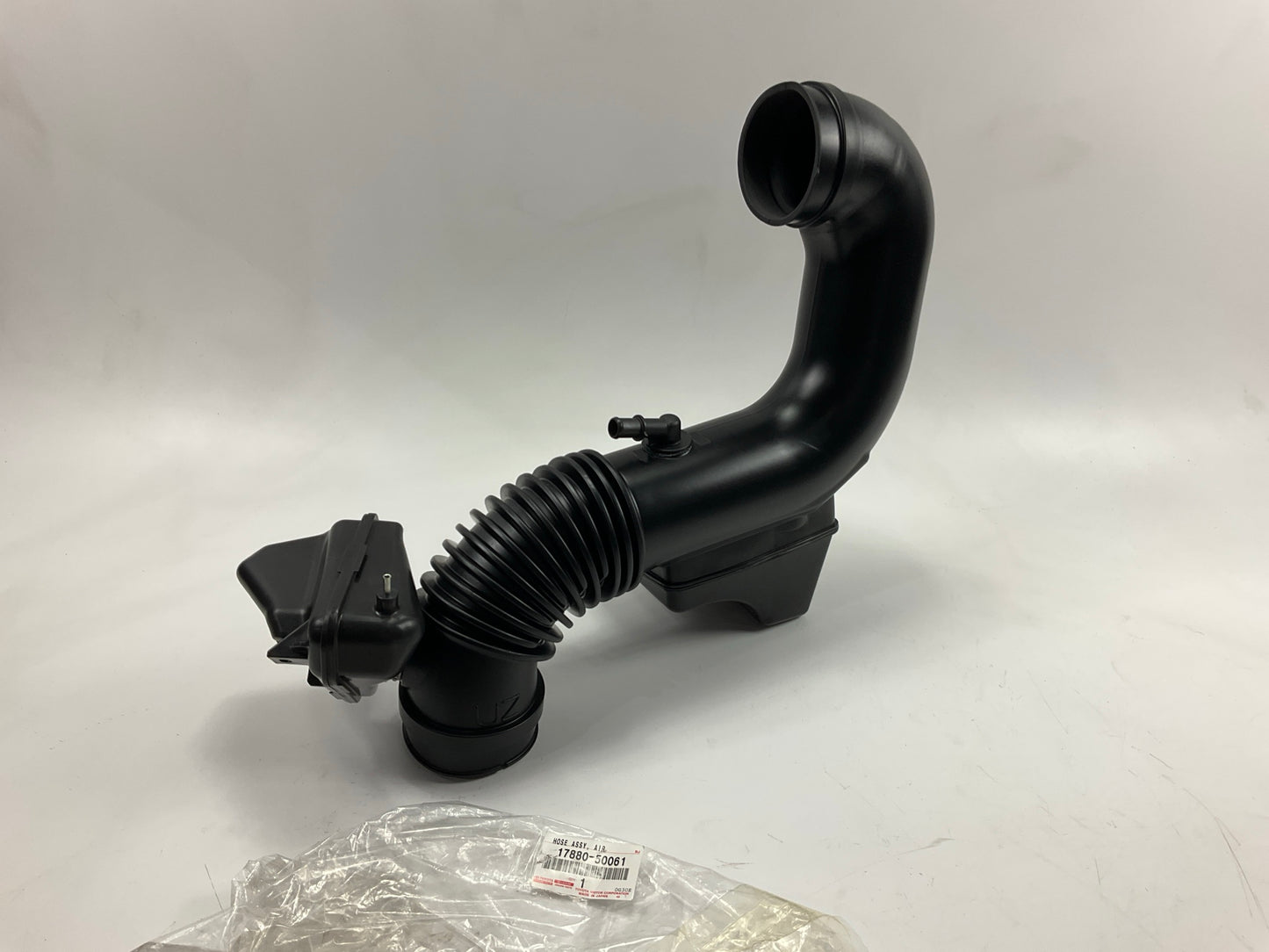NEW OEM Toyota 17880-50061 Air Cleaner Air Intake Hose - 03-05 4Runner 4.7L ONLY