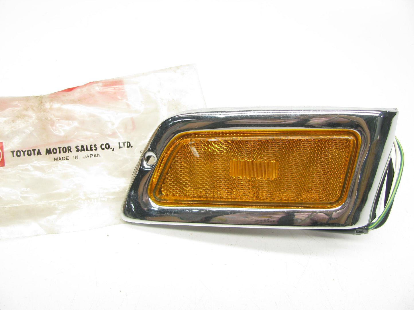 NOS OEM Toyota Side Marker Light 20-6R For 65-88 Toyota Corona ?? Unknown