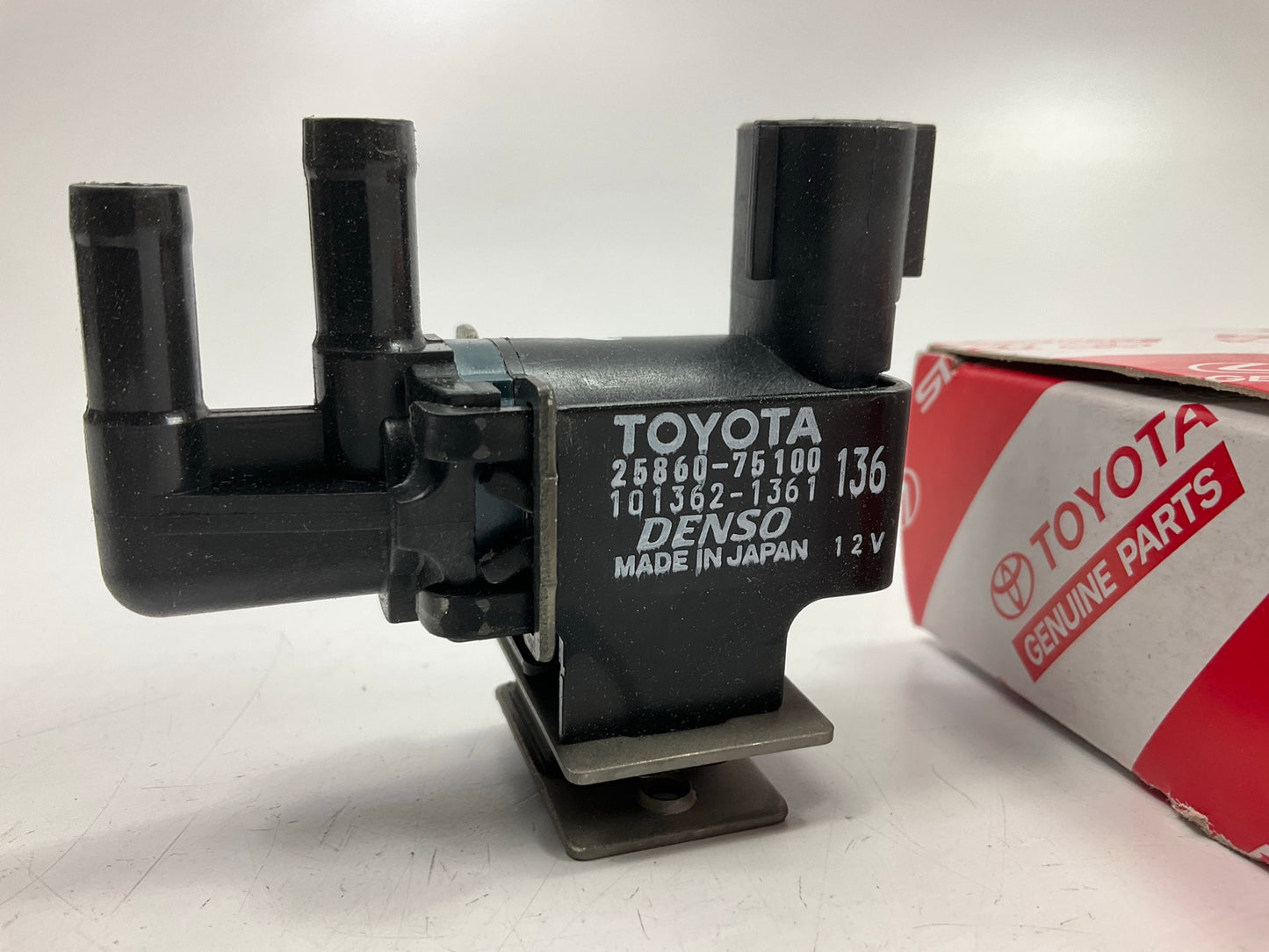NEW OEM Toyota 25860-75100 Vapor Canister Purge Valve Solenoid Denso 101362-1361