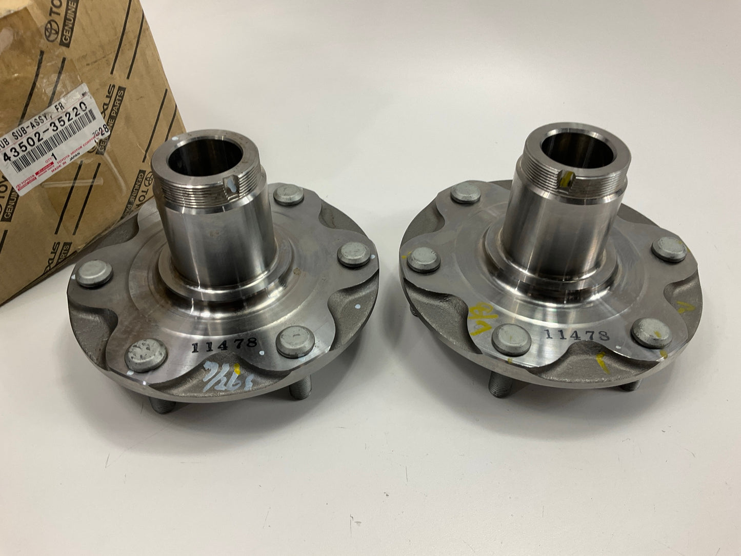 (2) NEW OEM Toyota 43502-35220 Front Wheel Hub - 2007-2011 Toyota FJ Cruiser RWD