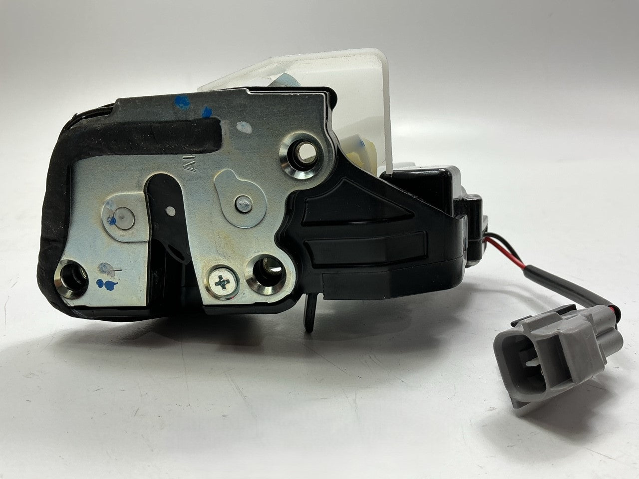 NEW OEM Toyota 69050-42011 Rear Right Door Lock Actuator Latch 96-00 Toyota RAV4